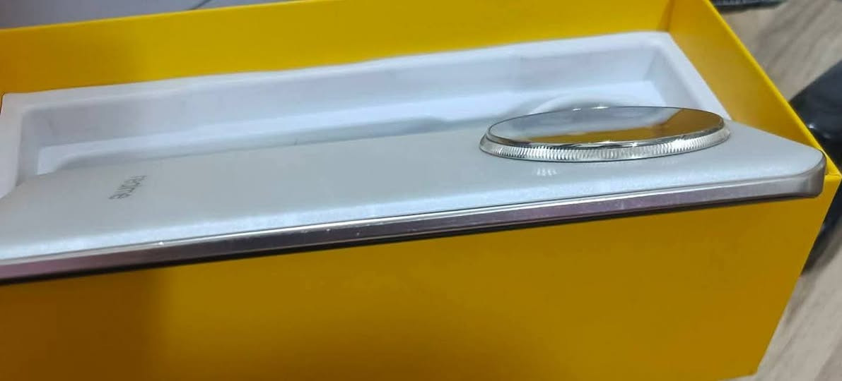 السلام عليكم ريملي 13 برو 5G ذاكره 512 عشوائيه 12+12 كامره فول  السعر 350


**إذا كنت صاحب هذا الإعلان وتريد حذفه لأي سبب، رجاءا أرسل رسالة إلى الدعم الفني**