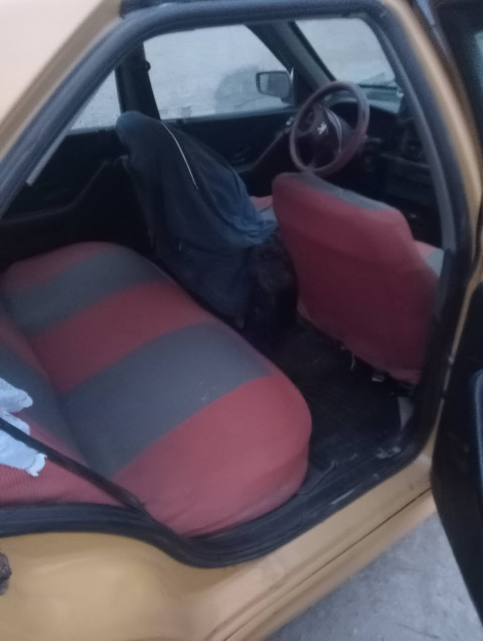 السلام عليكم ببجو بارص موديل 12جهزه رقم نكليزي مصفره من كلشي بيع او مراوس سنويه ل27 مكان السيارة ناصر يه ناحية الفظليه السعر 30 وبيه مجال قليل اتصال ع الرقم ***********واتساب
