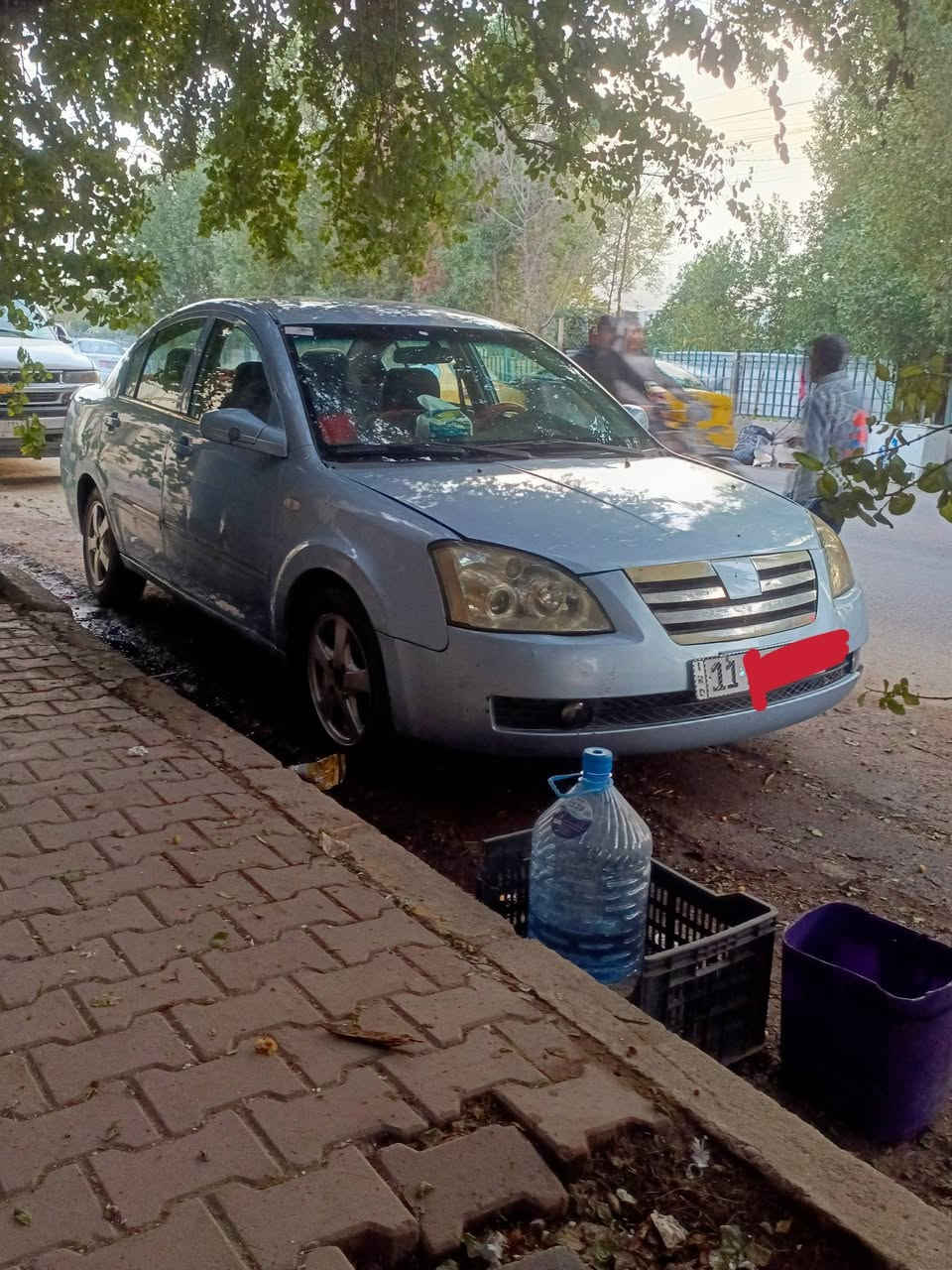 السلام عليكم وجمعه مباركه للجميع من رخصة مسؤول الكروب المحترم//شيري٢٠٠٩محرك وكير اوتوماتيك خيرمن الله وعالفحص ملاحظه من تكبس للمحرك تطلع دخانه سوده وبيضه بس ماعرف نوزل او صوج الدهن بس السيارة صافية مصبوغه جماليه بيه شخوط وكشره كلش حلو والصور كدامكم تبريد كهرباىيات كله شغاله  بغداد باسمي الهزه جديده تايرات اخو الجديد  السعر ٣٧وبيه مجال ***********
