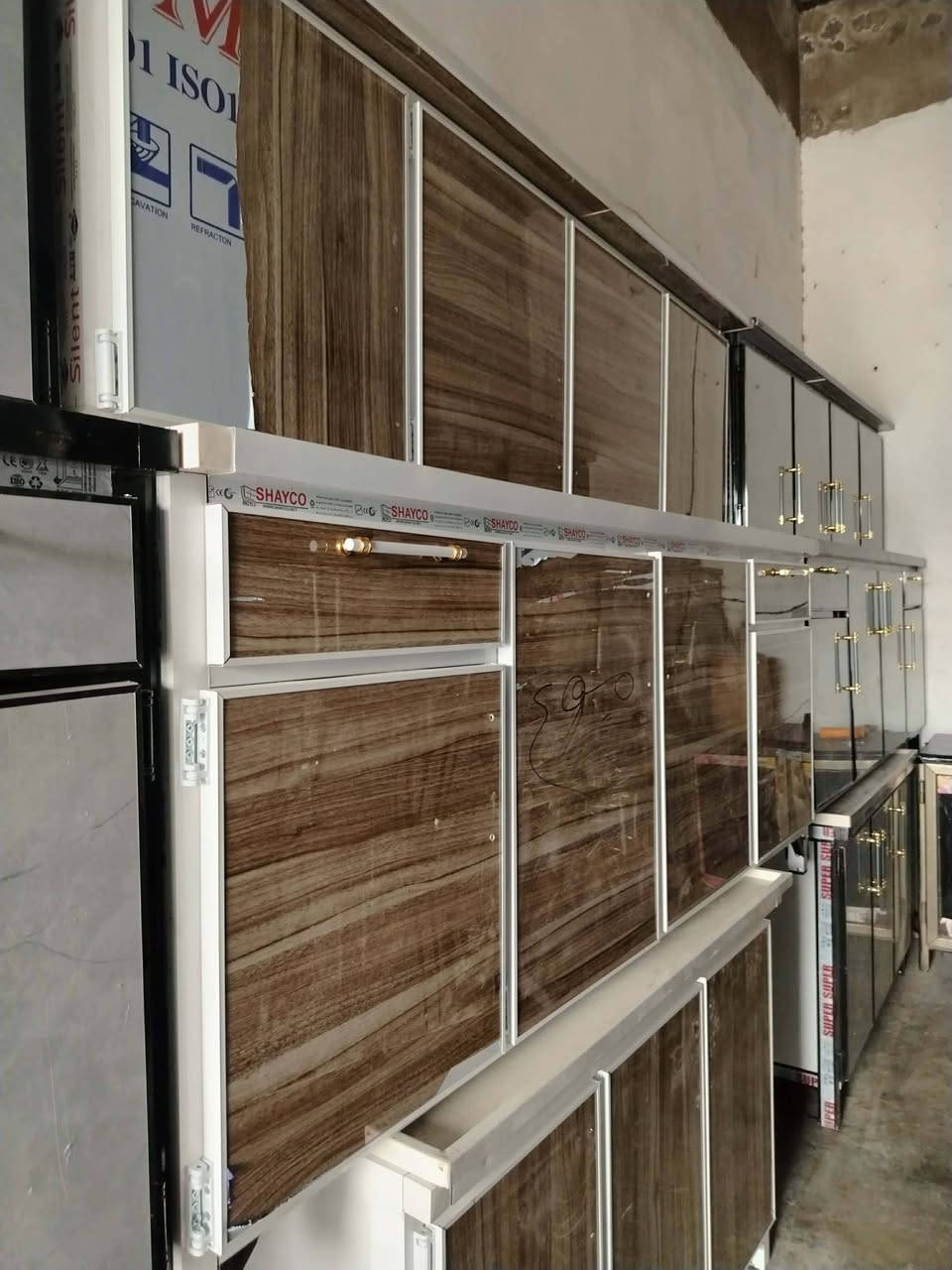 السلام عليكم  متوفر كاونترات  +كناتير متوفر  توصيل داخل بعقوبه فقط اي استفسار خاص


**إذا كنت صاحب هذا الإعلان وتريد حذفه لأي سبب، رجاءا أرسل رسالة إلى الدعم الفني**