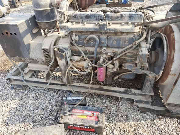 مولد فالفو 100 كيفي 6 سلندر حجم 61 مكان ديالى الشراي يتصل ***********
