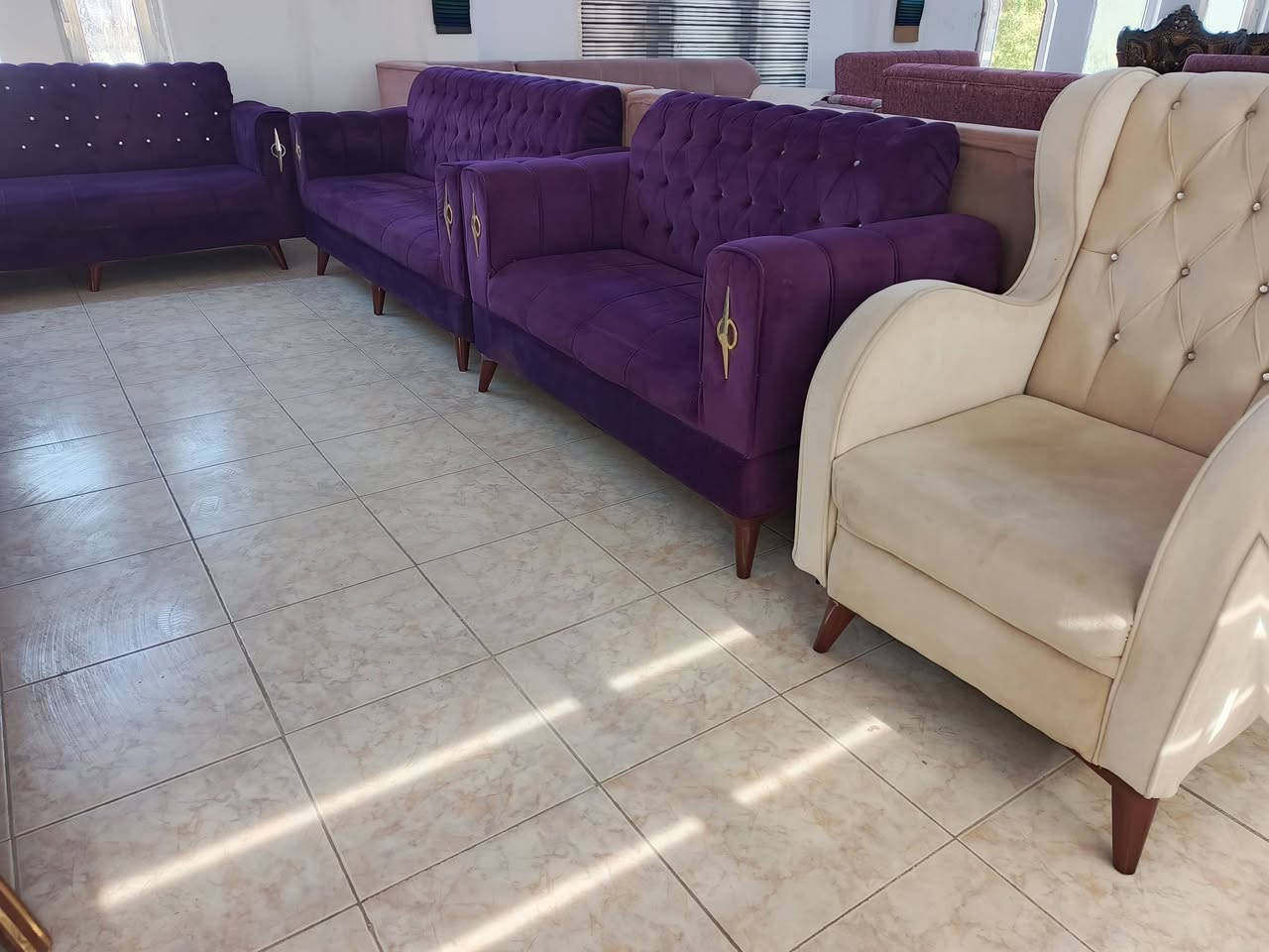 تخم 9 مقاعد السعر250
ديوانيه مجمع الزيتون
***********
