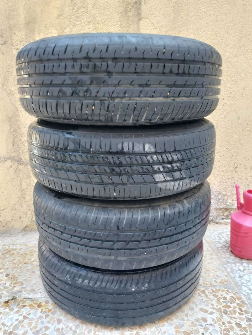 تايرات وياله للبيع حجم 14 شرط لا عواج ولا كسر طخم سعر 125 استفسار ***********
***********

