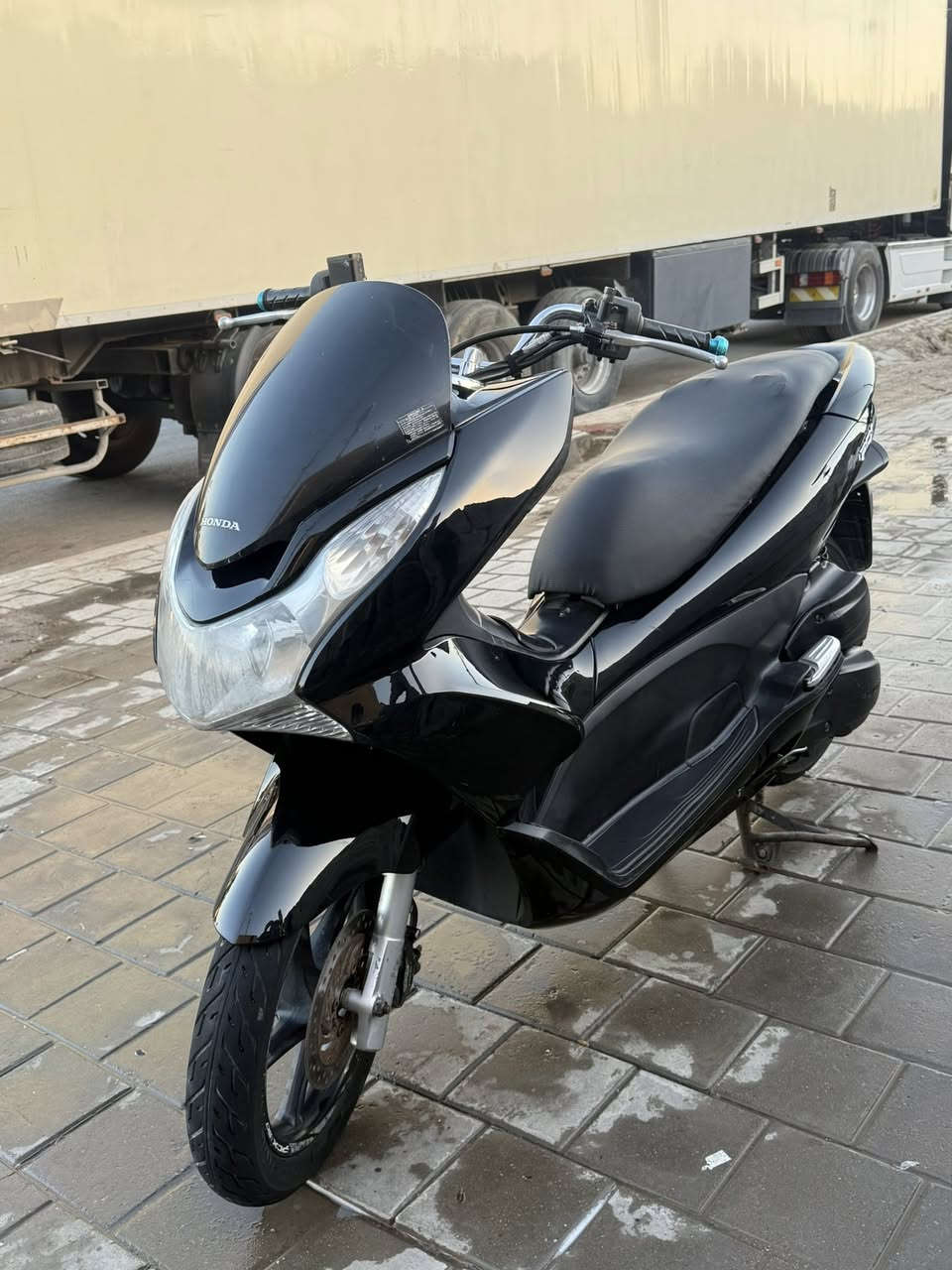 Pcx جيل اول ياباني 
دراجه نضيفه وشوفه عينك
مكان حي اور جامع الفردوس 
الهاتف ***********
