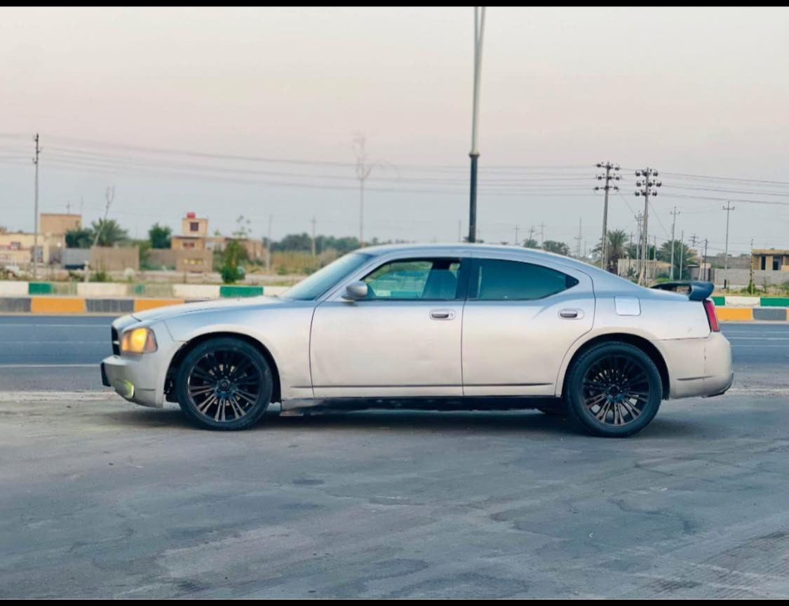 السلام عليكم….
جارجر 2010 متوم بغداد ارقام وسنويه اصليات  
السعر 35$ وبيها مجال 
مكينه وكير وكهربائيات وتبريد … الخ كله بشرط 
المكان ناصريه 
رقم الهاتف ***********
