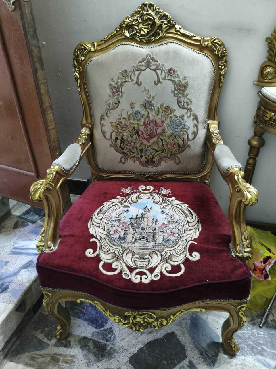 تخم قنفات في حاله جيد جدا للبيع اربع كراسي واثنين قنفات كبيرة


**إذا كنت صاحب هذا الإعلان وتريد حذفه لأي سبب، رجاءا أرسل رسالة إلى الدعم الفني**