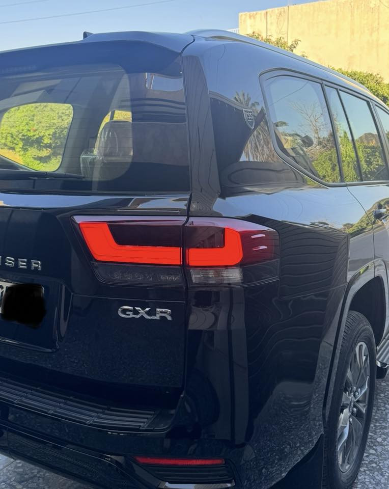 سلام عليكم ....
لاند كروز موديل 2025 تويوتا العراق ضمان فئة
 GXR  TSS
محرك 6 سلندر 4000cc تنفس طبيعي السيارة زيرو
المواصفات
١ رادار
٢. اربع كامرات
٣ . خمس بصمات ابواب
٤. باب خلفي كهرباء
٥.شاشة كبيرة الوجبة جديدة
٦.كشنات كهرباء
٧. ثلاث شاشات ايباد
٨. تحكم ستيرن
٩. فتحة سقف
١٠. نقطة عمياء
١١. حساس امامي خلفي
ضمان شركة ساس 4 سنوات
.. العنوان بغداد اليرموك.
السعر 78,000 $  وبيها مجال
الرقم
***********
