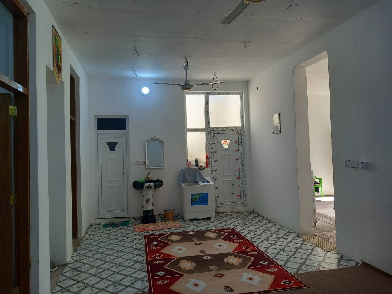 بيت للبيع في الكراده ٢٠٠ متر ***********
