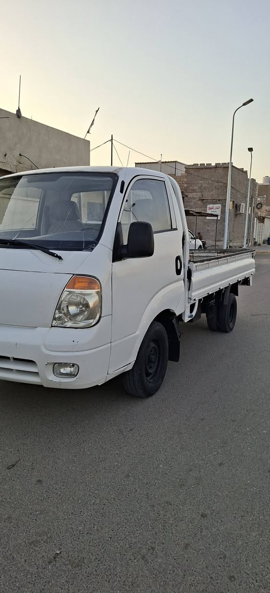 سلام عليكم كيه بنكو للبيع رقم البصره مشروع وطني تحويل مباشر مكينه وكيري جديدي 2700 حداديه جديده طخم تاير كهربائيات شغاله كله شاصي مكفوله رقم شاصي واضح المكان البصره السعر 68 رقم الهاتف ***********
