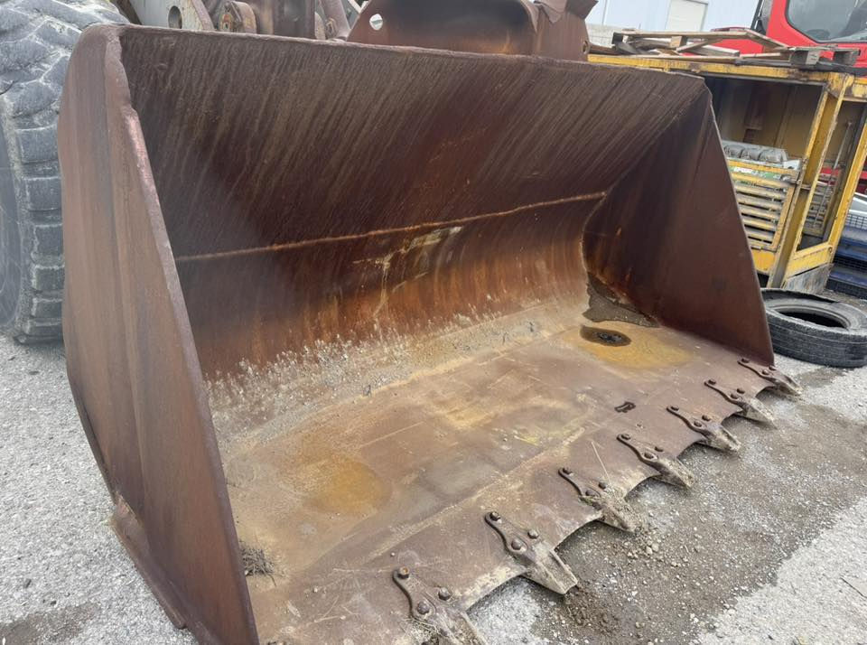 سڵاو بەڕێزان ئەم کێلە بۆ فرۆشتن هی ڤاڵڤۆی ١٥٠یە 
کێلەکە زۆر جوانە و تەقیوی نیە  
هی شۆفڵی درع بووە 
بۆزانیاری ***********
