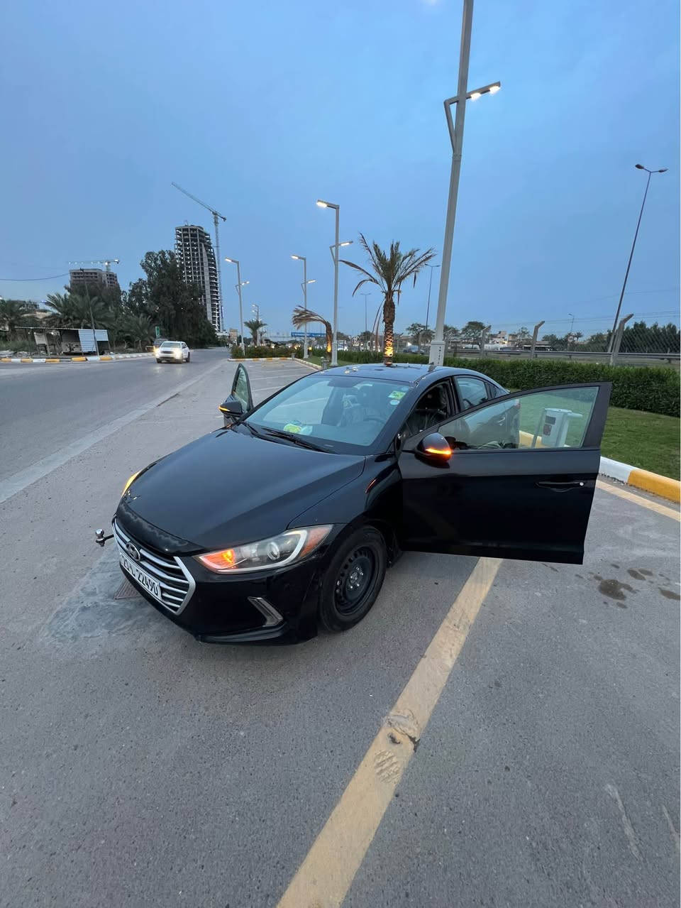 النترا للبيع مستعجل حادث خلفي بدون دواخل ولا شواصي مكفول 
بجم كبس بيها ملاحضات وطخات مكاني بالغزالية 
*********** بغداد, العراق
