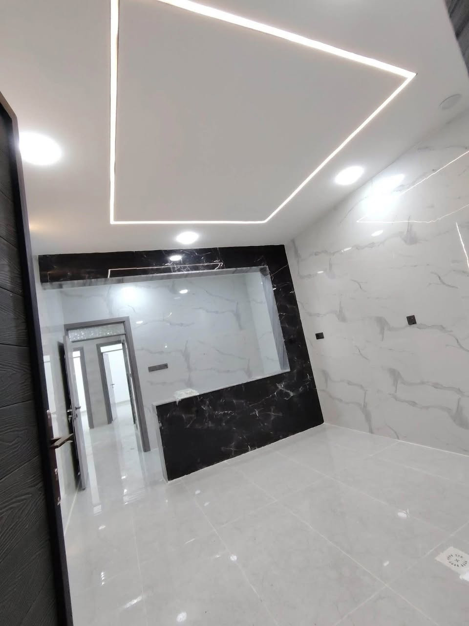 دار للبيع تسليم فوري 
حي الملايين الاولي قرب جامع الصواف 
5غرف نوم واسعات صحيات بل طابقين 
مساحة ١٥٠متر /واجه ٨متر 
بستان ملك صرف سند ٢٥وبي كرت بلديه 
الاستفساره 
***********
*********** موصل, نينوى
