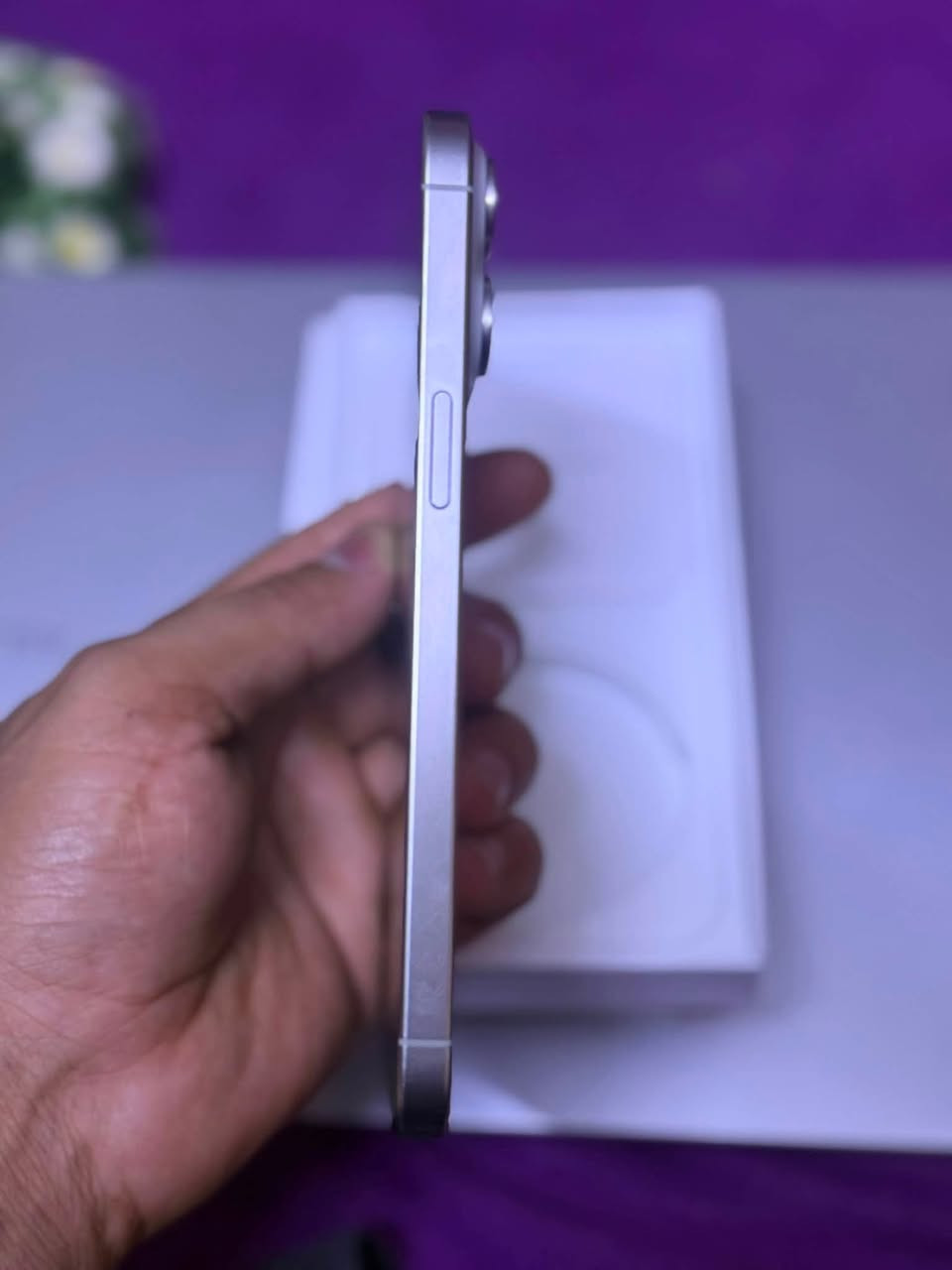 ايفون 📱 15 بروه مااكس ذاكره 256 بطاريه 84 بلادي ما مفتوح شخط مابيه العنوان بغداد حي نصر  رقم *********** سعر واحد و50
