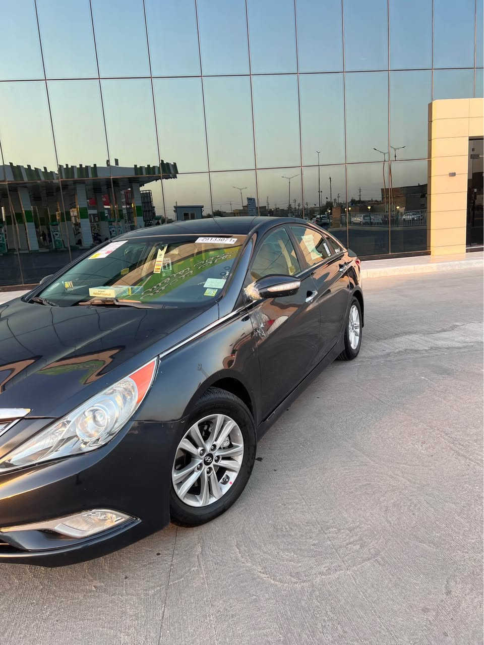 سلام عليكم سوناتا 14وارد أمريكي سياره ضربته جامله جه السايق ومبدل وبنيد وحافه جاملق صبغ اثر اجراد سياره نضيفه من دواخل حداديه تخم تاير تبريد وبعد بيه هواي مواصفات السياره صار عدي بلمكينه بكن واكفه حالياً مكاني البصره الجمهوريه 
*********** البصرة, العراق
