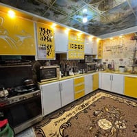 كاونتر للبيع نظيف جدا المنيوم الون اصفر وابيض مع طباخ عشتار مستخدم نظي...