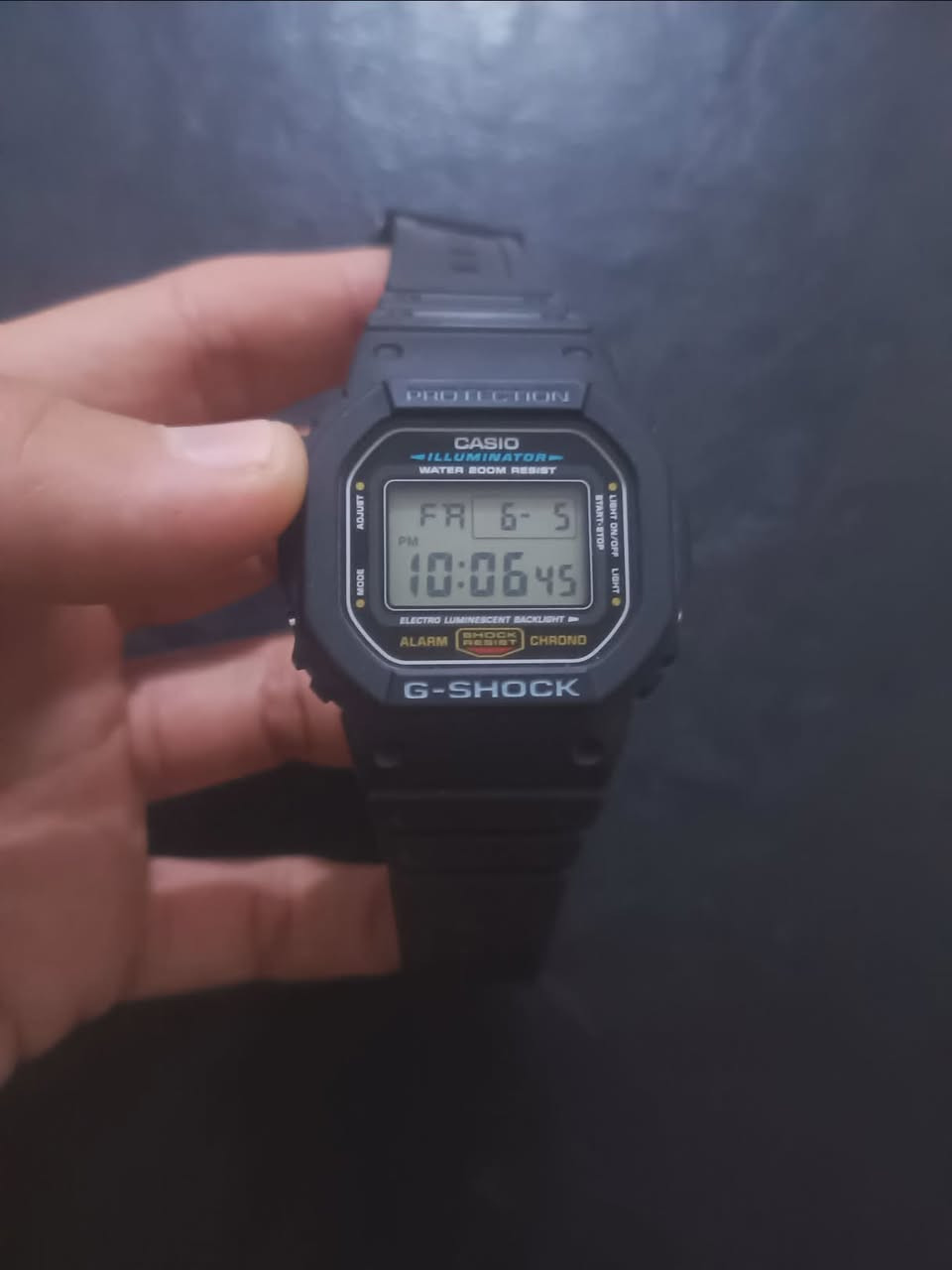 ساعة Casio G-Shock DW-5600E-1V
القطر 40
مقاومة للماء: تتحمل ضغط مياه حتى عمق 200 متر.الإضاءة: تحتوي على إضاءة خلفية الوظائف: تتضمن تنبيهات (Alarm)، مؤقت، وساعة توقيت (Chrono).
السعر 60
موجود توصيل


**إذا كنت صاحب هذا الإعلان وتريد حذفه لأي سبب، رجاءا أرسل رسالة إلى الدعم الفني**