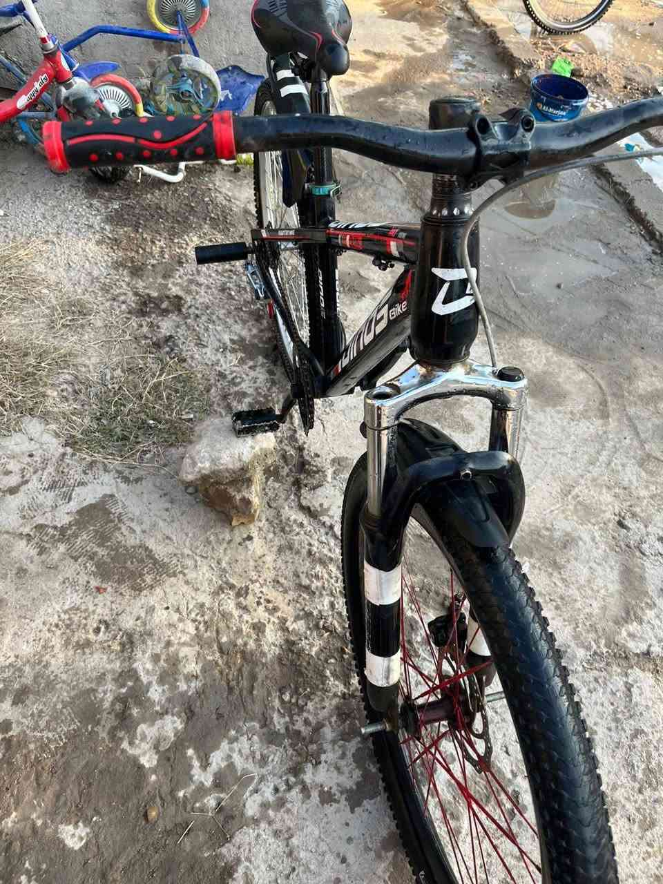 السلام عليكم بايسكل للبيع حجم 26 بناتي ياباني كيمو نظيف المكان بغداد البياع الشرطة  الخامسة السعر40
***********
