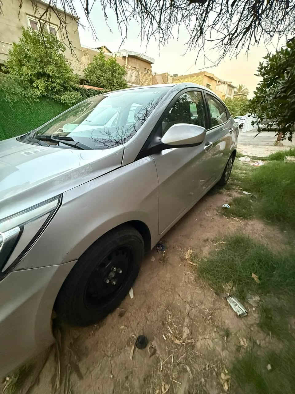 اكسنت 2016
امريكي 1600GDI
ماشية 93الف ميل 
بيه باب صبغ وجامغ نفس الجهة 
بنيد مبدل وصبغ 
صدر جديد 
منظومة بانزين جديدة
تايرات جديدة 
بيه ملاحضات بسيطة بل كشر طخات 
***********
