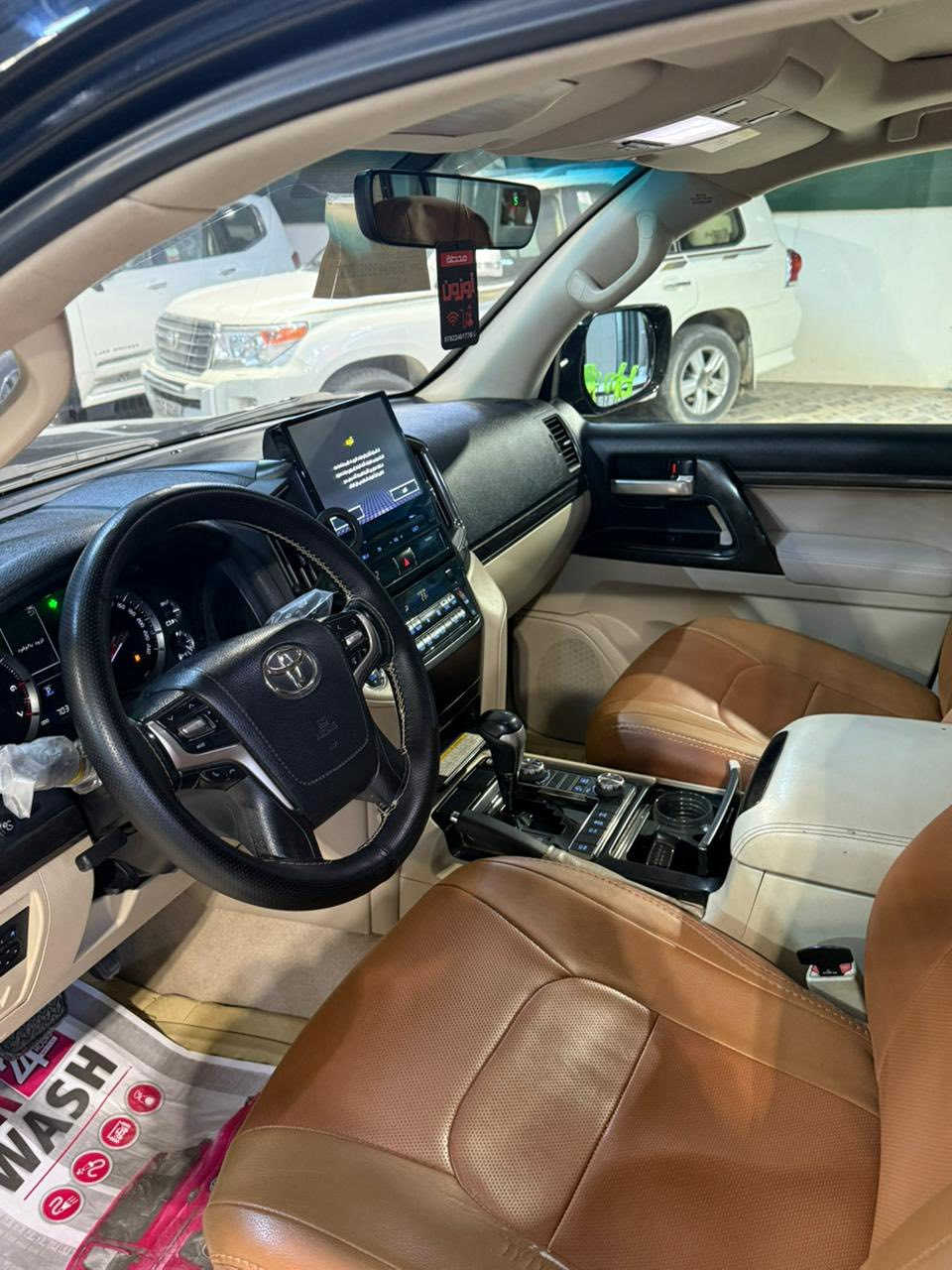 سلام عليكم ….
للبيع لاندكروز 2020 
سياره ساز اصل   كراند تورنك فول مواصفات 
محرك v6
تخم تايرات دلوب هستوني شديتلها
مكفوله من صبغ وتبديل عد بارد  صغير بلجاملغ مامبين  سياره معايزه شي      غرفتها زيرو والسعر
  بلعافيه لتكون من نصيبه ارخص سعر 485 $ 
  وبيها مجال بسيط
العنوان النجف
*********** للستفسار اتصال فقط
