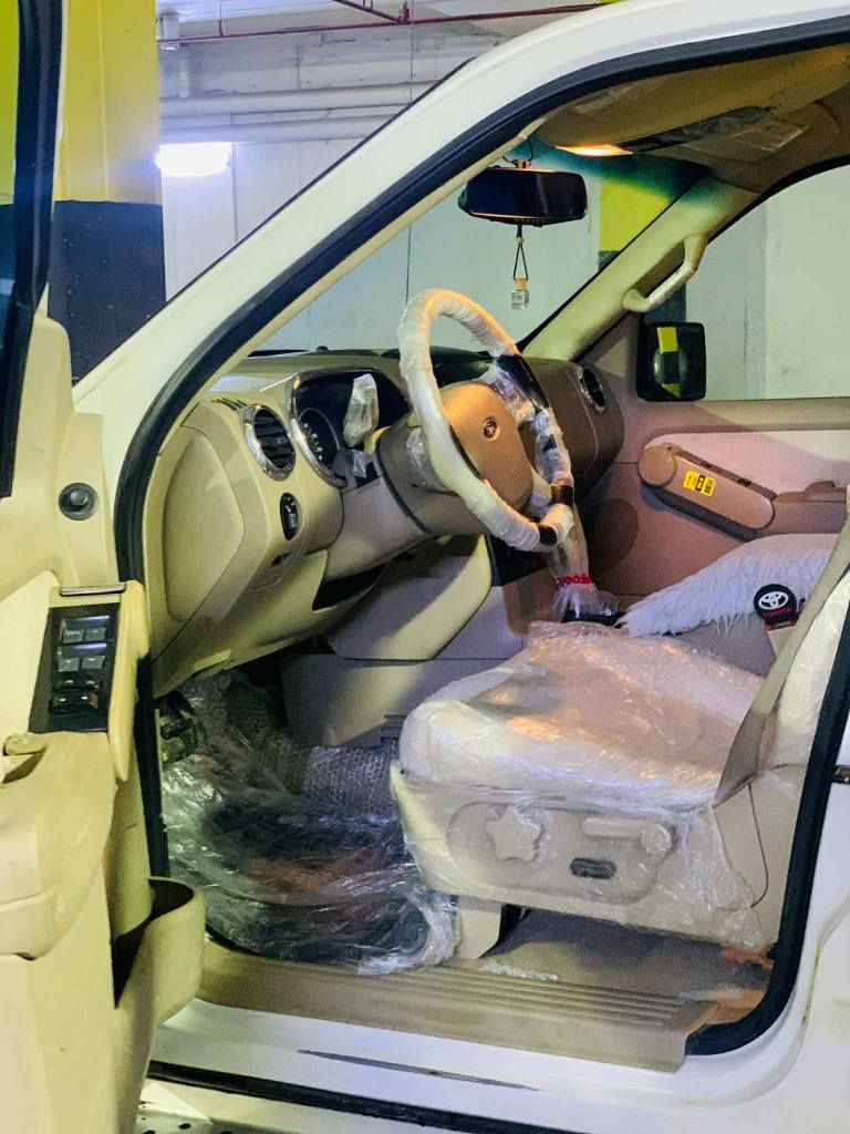 مۆدیل/2010/ فول مواسەفات 120هەزار حەقیقی ڕۆشتووە 
دوبست تەعدیل و بۆنیتی ڕەشە/بێ ئێرباگ
مواسەفات خەلیجی/سوکان ڤۆلیۆم/سوکان گەرم
بۆ زانینی نرخ پەیوەندی بەو ژمارەیەوە بکەن لە یەکەم ڕەسم دانراوە السليمانية, العراق
