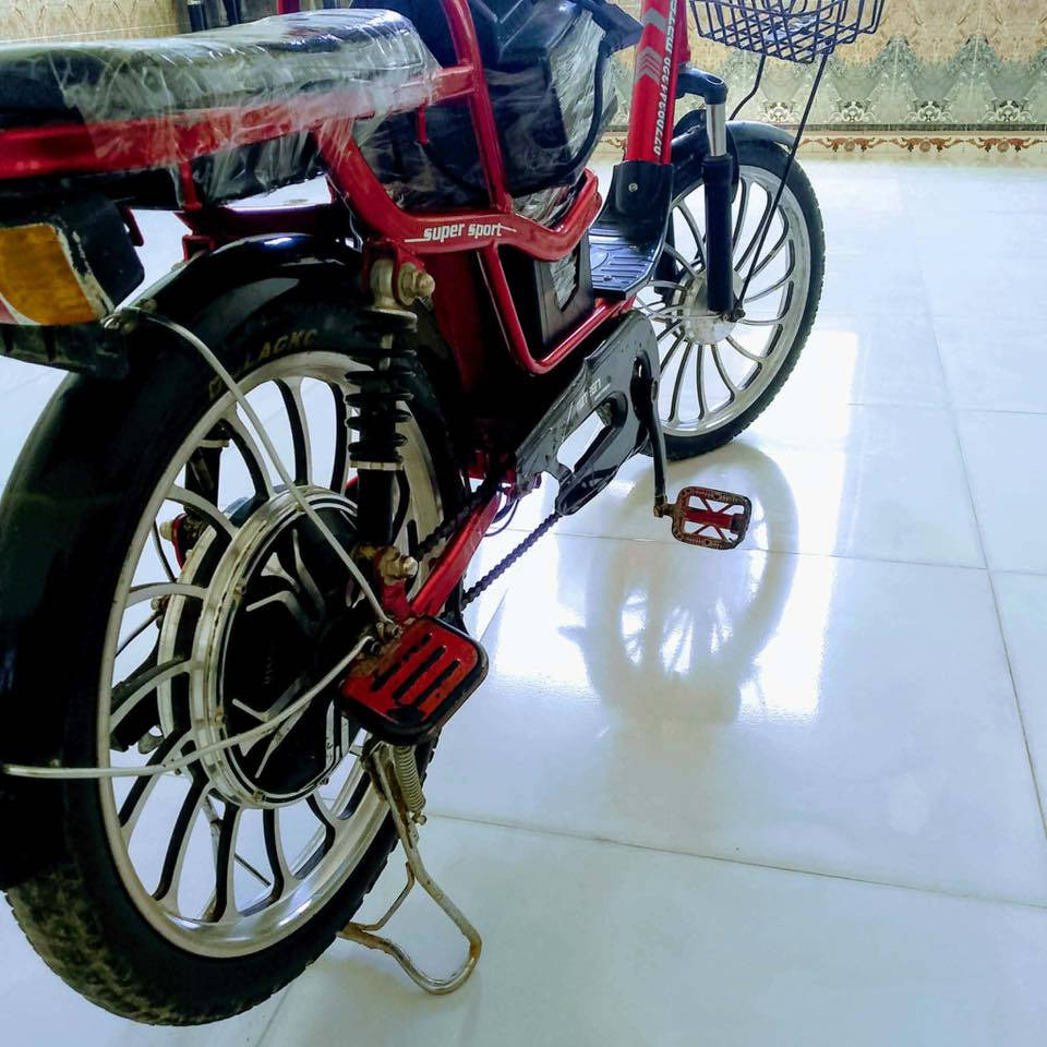 سلام عليكم دراجة للبيع شحن بدون بطريات 
شغال مابي اي نقص 
***********
مكان ديالى ناحية العظيم
