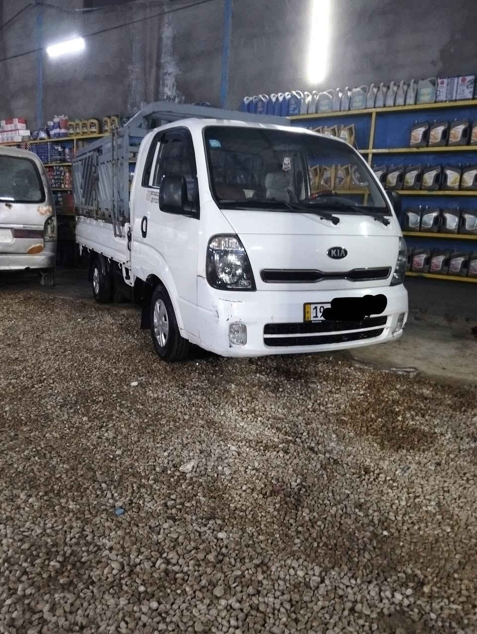 سلام عليكم كيا حمل للبيع محرك  2700 مفتوح
موديل 2014 مكفوله ماعده ملاحضات بسيطه 
رقم كربلاء دولي بسمي هزه جديده  شاشه كبيره مضخم صوت تبريد شغال تنباع مع المحجر 
السعر$115وبيها مجال حك الجيه
مكاني نجف 
***********
