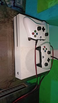 اكس بوكس ون اس • Xbox One S • اكس بوكس • جهاز العاب • 1 تيرا • يد تحكم...
