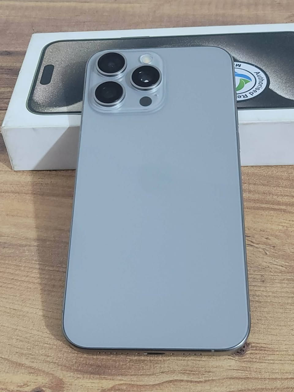 IPHONE 15 PRO MAX || 256 G
الجهاز الشاشه اول متشغله الشاشه تخربط تاخذلها دقيقه بالضبط وترجع طبيعي اعتقد مشكله بالفلات تتصلح 
جهاز شرق اوسط كارتون وياه 
نضافه خارجيه 100 شخط مابي 
بطاريه 86 الجهاز مكفول من التصليح كلشي ممبدل بي
مكاني شارع فلسطين 
للبيع بسعر 750 لحد يكلي سعرك هواي دينباع ب 975 
واتساب 
***********
