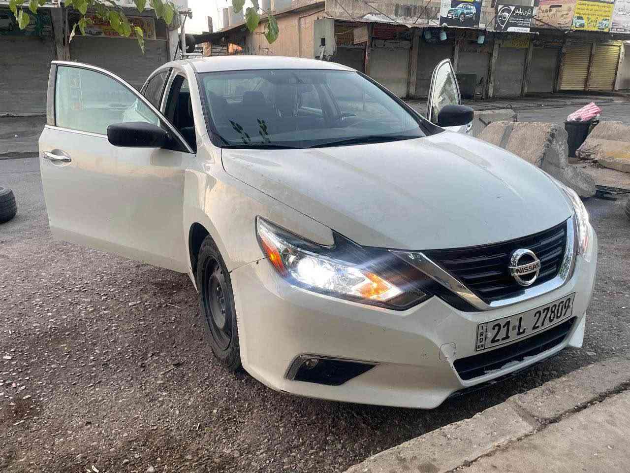 نيسان ئةلتيما ٢٠١٧
سپى بةفرى تايةى تازةية 
بةسمة شاشة كاميرا 
حاسة و زينون بلاجيكتور 
سوكان فوليوم تحديد سورعة
رقةم سليمانى بةناوى خومةوة 
٤ پارچةى بوياخة پيشى كةپسة
نرخى ٩٠ $ معامةلة 
*********** السليمانية, العراق
