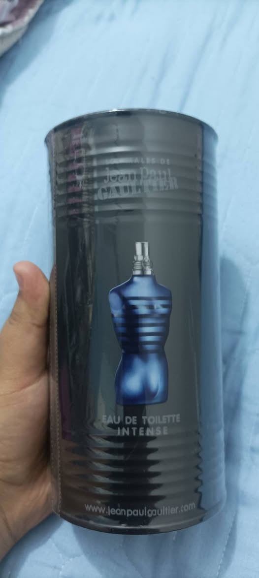 عطر امزون
اصلي كوبي ما اعرف ابيع كوبي
ب35 معه التوصيل 
***********
