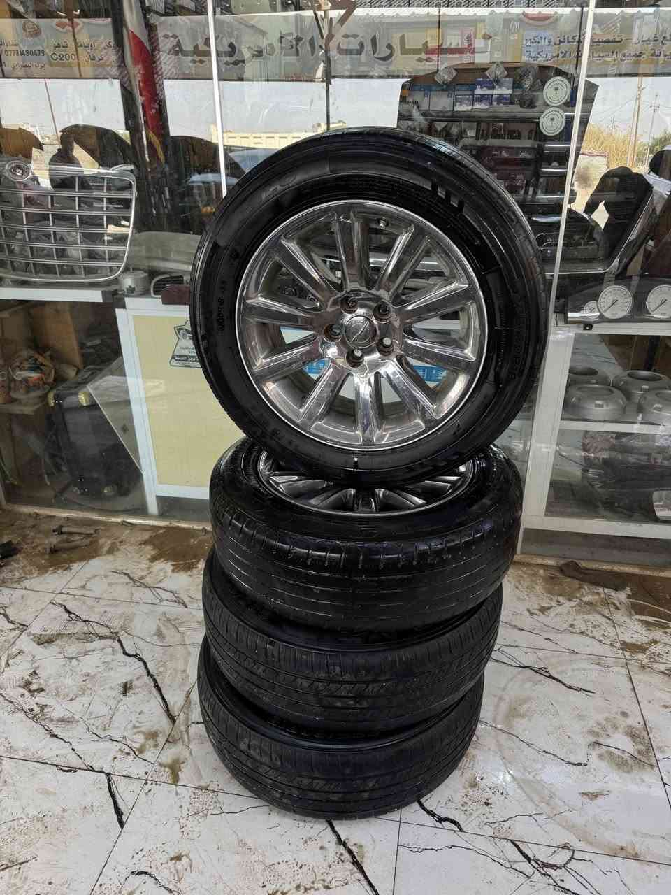 السلام عليكم ويل مكسيكي
الويل حلو بي شويه مشلع  موضحه الك بصور بسيط وبي تايرات نص عمر 
مكاني ديوانيه رايده ب 425 الف ***********
