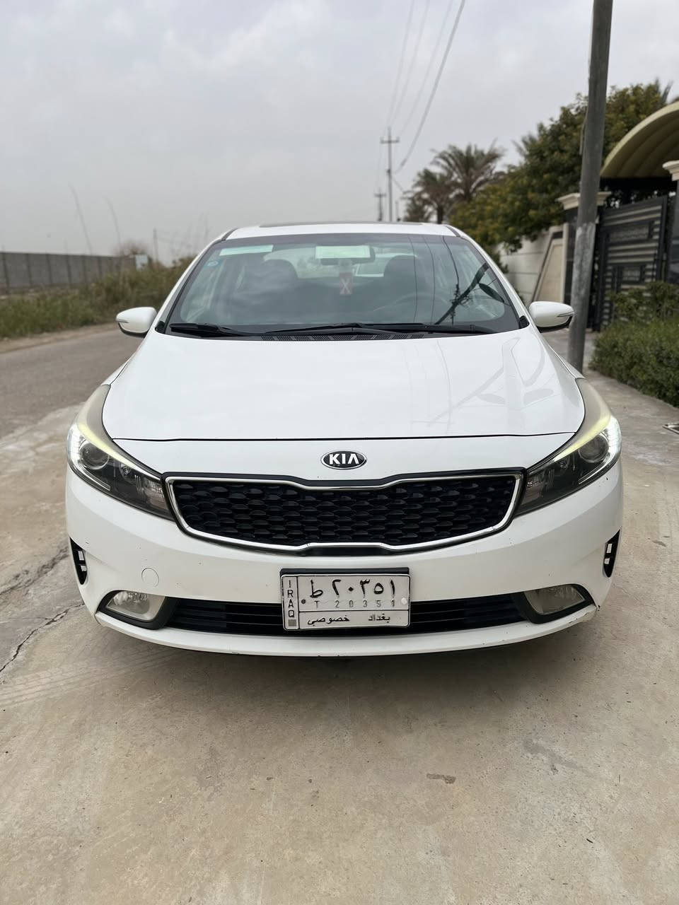 سلام عليكم 

سيراتو موديل 18 فول على البصمه 
مكينه 2000
مكفوله كفاله عامه ماعدا الي بجاملغ الخلفي موجوده صورته بل منشور
مراوس كورلا هايبرد 24 او 25 
***********
