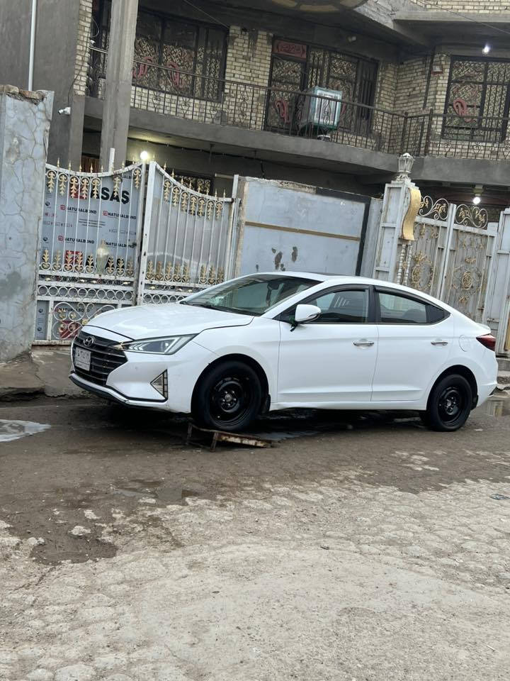 السلام علیکم
انترا خليجي موديل 2020
محرك 2000 دوش كفاله
الكير بلادي بس مفتوح مبدل دهن
بيه نص بنيد صبغ + جاملغ نص صبغ طاحت عليه سقيفه مال بيت +رصعات بالقمارة 3 ما تبين إله بسونار و تمسح وتركز عليهن ع ساس يكولون حالوب
بعد سياره مابيه لا صبغ لا لغد لا شاصي كلشي مابيه ***********
