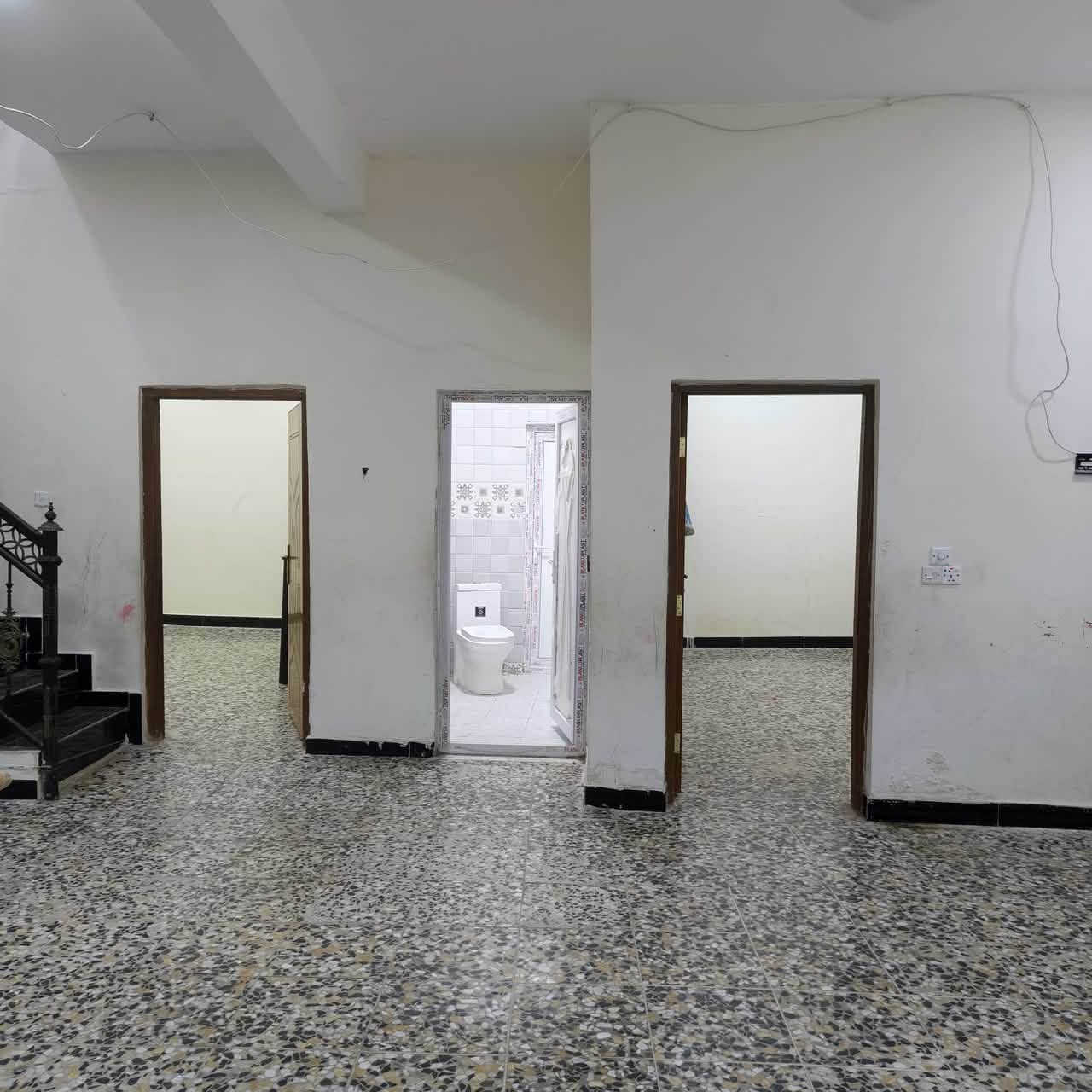 بيت للأيجار 
العنوان : الحكيميه📍
المساحه :  150م 
المحتويات :  2غرف منام + صاله +أستقبال + صحيات + مطبخ + كراج  +
سعر الأيجار : 
(600الف ) 🔴
للتواصل :
***********
***********
