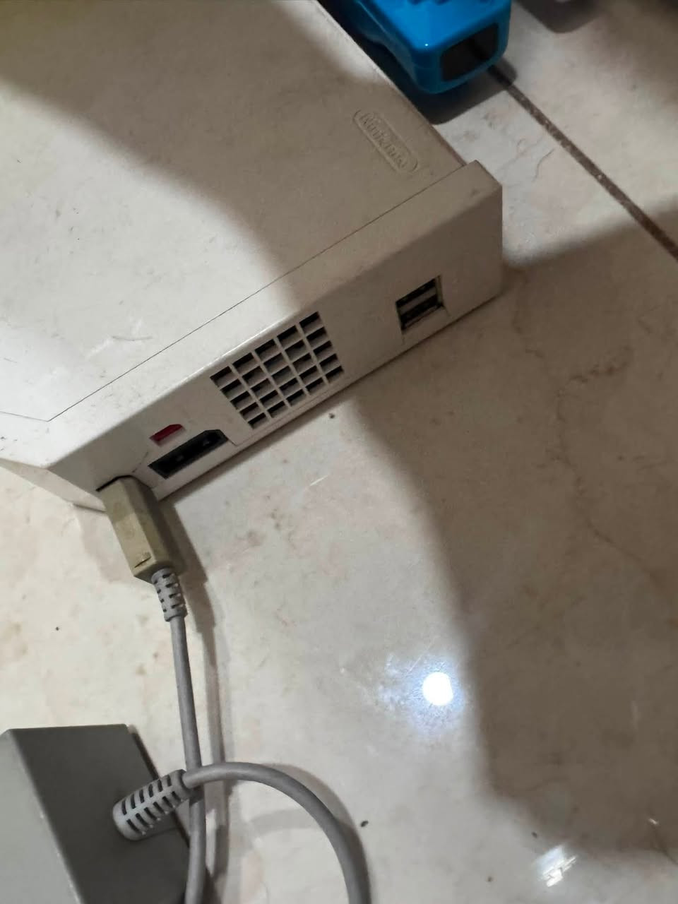 نينتيندو وي wii للبيع
للبيع شغال طبيعي ما اعزف اذا مهكر او لا بس اعتبره ما مهكر 
ملحقاته الاصليه موجوده 
كامره و جوستكات اثنين و كير و محوله الاصليه وكيبل شاشه اصلي
اعتقد رجن اوربي او امريكي لان لغه انكليزي 
السعر 45 الف 
مكاني بغداد الزعفرانيه ما عندي توصيل 
التواصل خاص او واتساب 
***********
