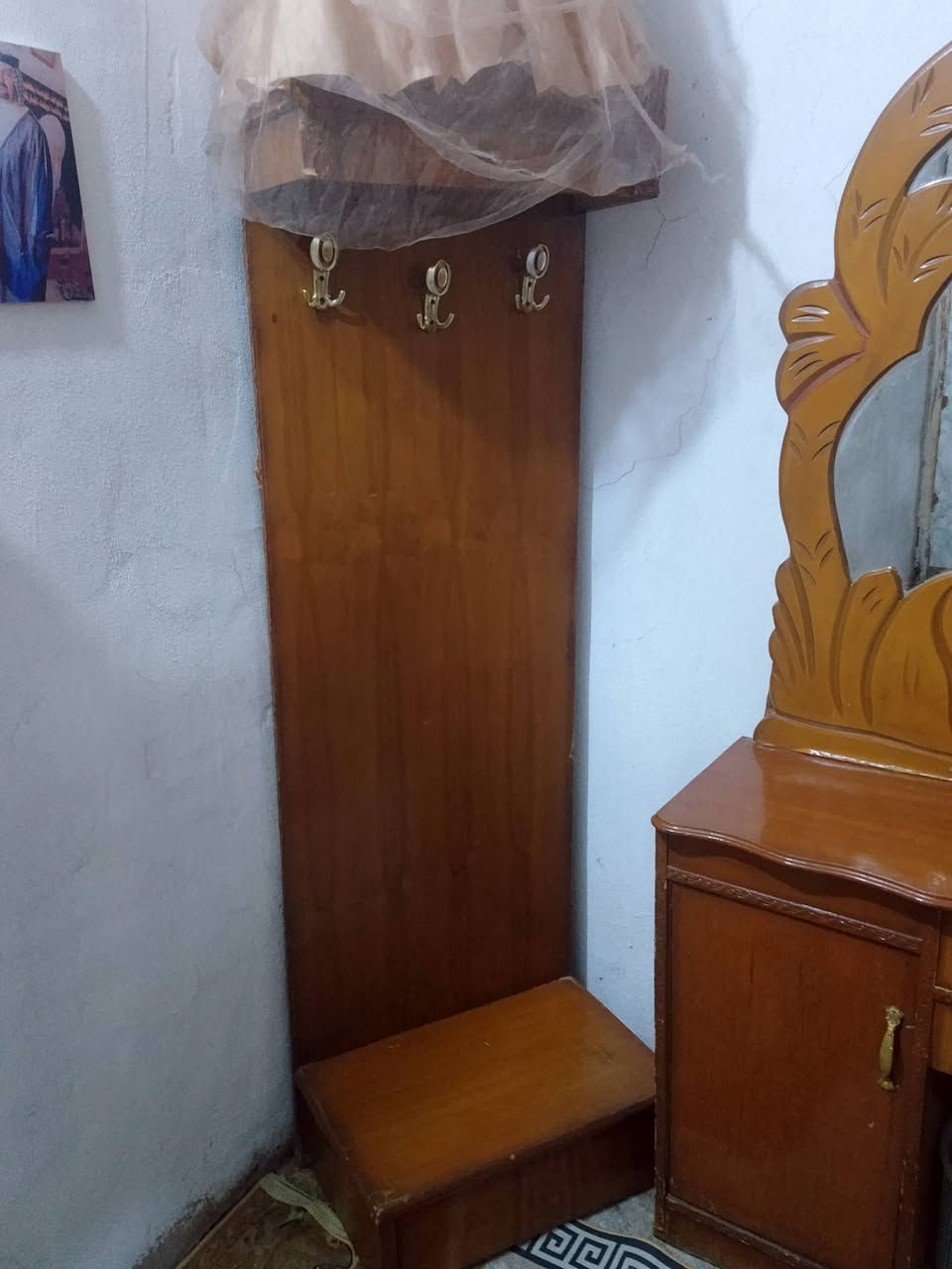 غرفه اخشاب للبيع منطقه الرشاد 450 بها مجال***********
