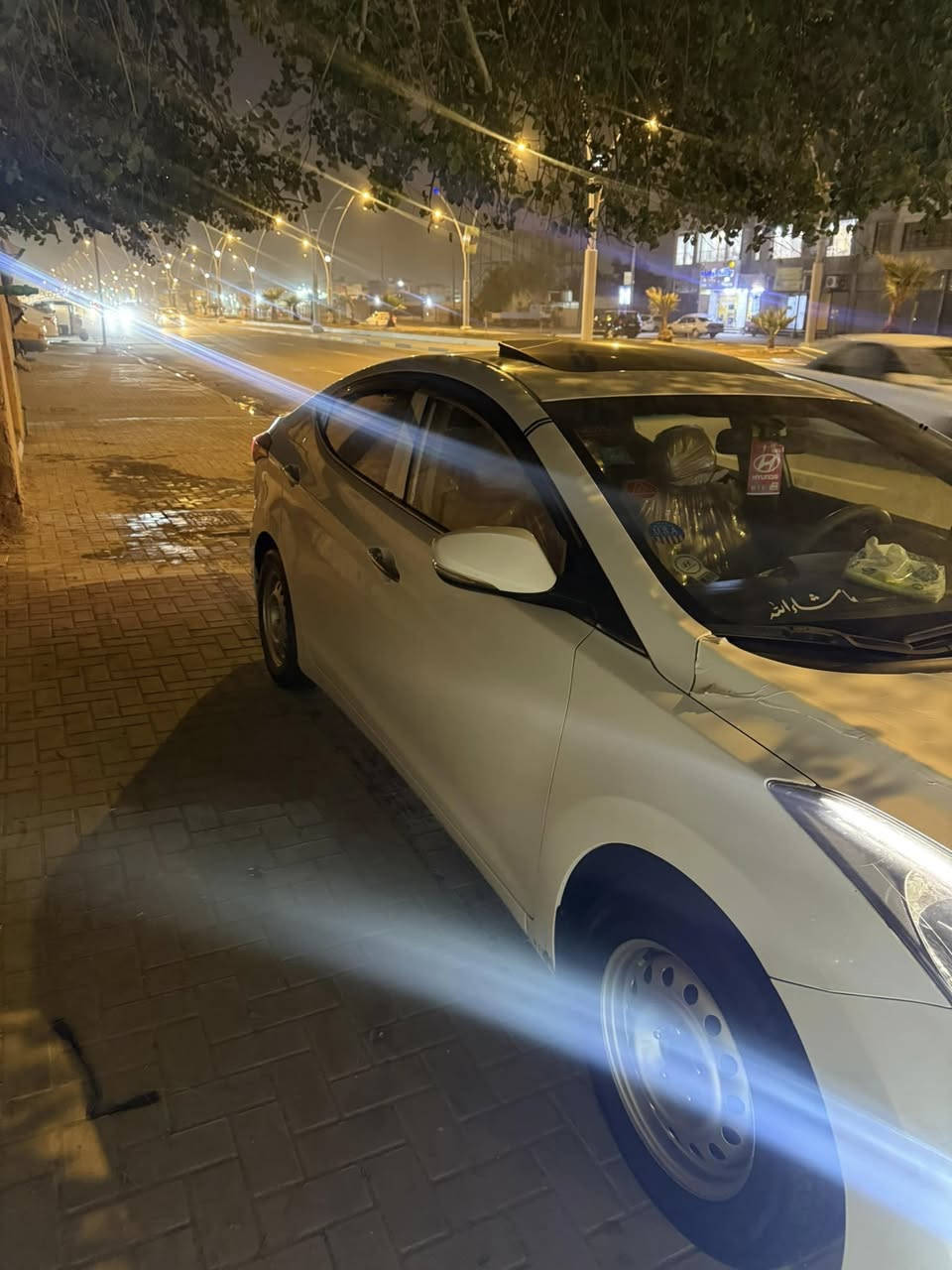 السلام عليكم هوانداي النترا 2016 خليجي فول مكفوله من الحار بيها بارد قليل سياره خير من الله مكينه 1800 دوش السيارة بأسمي السنوية مامنتهية مكاني البصره الحيانيه سعر 120 شراي راسلني ***********
