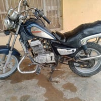 هارلي للبيع 4والف السعر 300 وبي مجال 07804386814