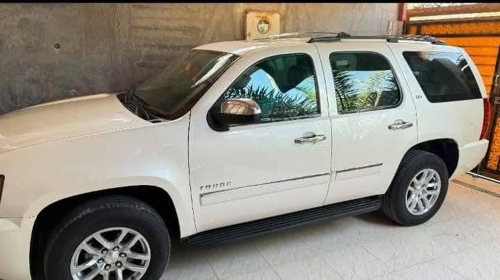 شفرليت تاهو 2013 خليجي LTZ
مكفولة كفاله عامه 
رقم بغداد بسمي 
نص الحداده بلاد
ويل حجم 18 موديل 22 
طخم تاير جديد تايلندي 
السبير بلاد 

ضافه تلبيسه قماش بلاد 
شاشه تاب اصليه

رقم صاحب السيارة 
***********
***********
