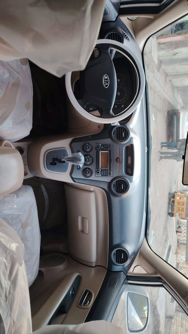 كيا كارنز موديل 2009 سياره جاهزه  من كلشي حداديه خلفيه جديده الماميه محتاجه بس ربل ميسان رقم انكليزي بسمي سونار مرفق وياها شرايد يتصل ع الرقم *********** السعر 118
