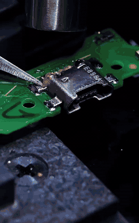 اسعد الله اوقاتكم زبائننا الكرام
‏
‏شركة توب تك قسم الصيانة الفورية
عرض لمدة اسبوع واحد فقط 
صيانة ايسي شحن تاب سي او كلكسي ب 5 الاف فقط 
صيانة سماعة 5 الاف فقط 
صيانة لاقط صوت 5 الاف فقط 
صيانة بصمة إصبع لكافة الأجهزة ب7 الاف دينار 
صيانة بطارية لكافة أجهزة الاندرويد ب١٧ الف فقط 
‏---
‏_____________________
‏خدمة التوصيل داخل قضاء النصر مجاناً لزبائنا الكرام ( تصل لمكانك ) 
‏ترقبوا كل ماهو جديد من قسم الصيانة الفورية 
‏يمكنكم ايضا التواصل عبر الواتساب او الاتصال بنا 
‏***********
***********
‏الدوام. من 8 الى 12 صباحا
‏من 3 الى 9 مساءاً
‏موقعنا📍
‏النصر _ شارع العلوه شركة توب تك
