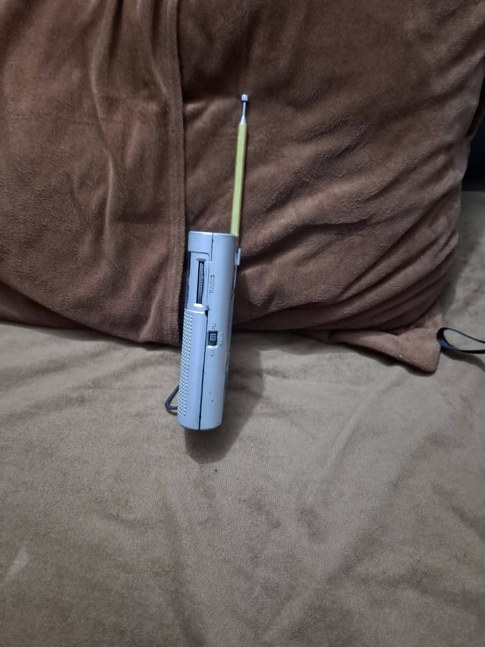 السلام عليكم راديو سوني ياباني صغير للبيع يشتغل موجتين AM,FM السعر ٢٥ الف للاتصال مراسله الصفحه عالخاص ..


**إذا كنت صاحب هذا الإعلان وتريد حذفه لأي سبب، رجاءا أرسل رسالة إلى الدعم الفني**