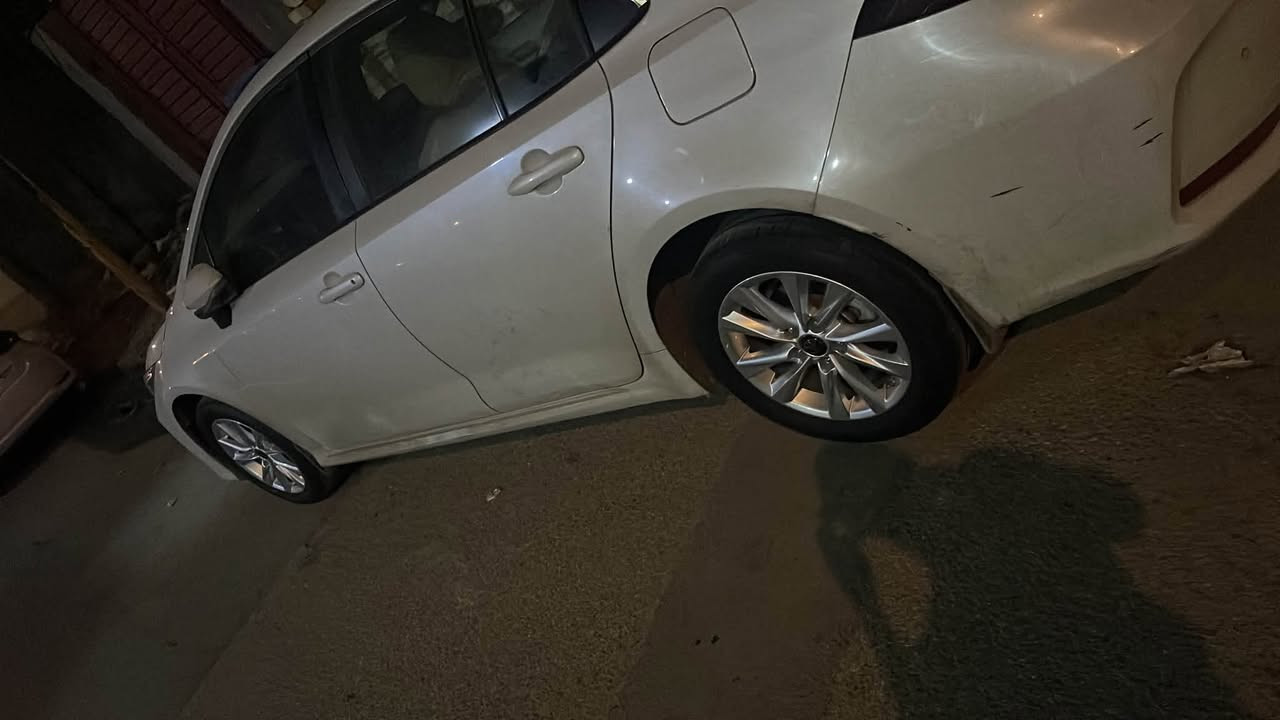سلام عليكم كورلا موديل ٢٠٢٢ خليجي (بانزين) 
كفاله من لبارد ولصبغ وتبديل بيها دعاميه لخلفيه صبغ فقط جزء منها
فتحه ويصمه ومري شفط شاشه لفول مال لخليجي 
١٦٢ وبيها مجال رقم اربيل باسم شركه 
مكاني بغداد الدوره 
***********
