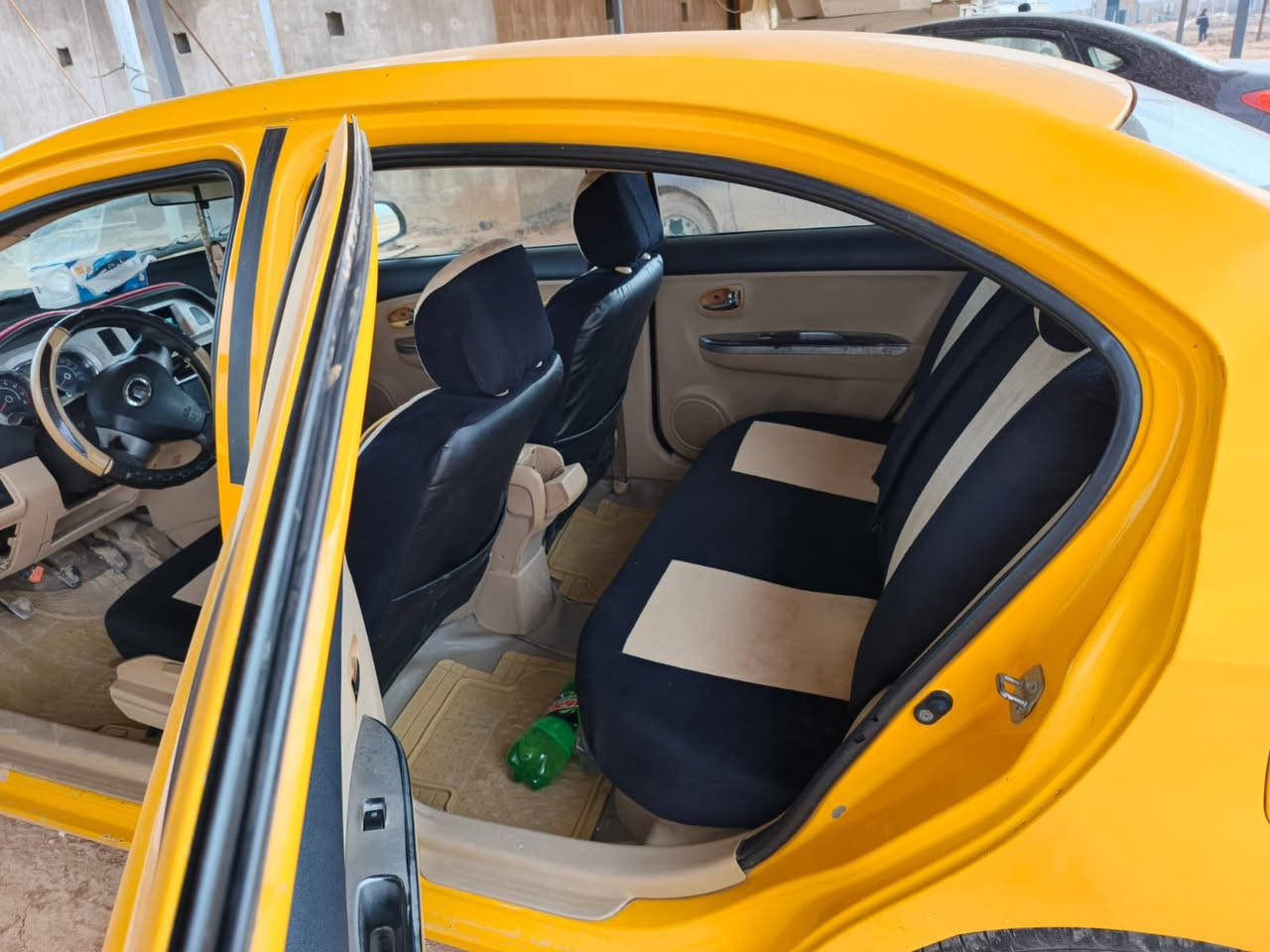 سلام عليكم للبيع او مراوسه ويه خصوصي كريت ويل موديل 2011 محرك يارس بى صرف قليل كير عادي  تبريد شغال صدر امامي خلفي جديد رقم بغداد سنويه او رقم جديد بسمي  شرط تحويل او وكاله تخم تايرجديد  ضرر جاملغ خلفي بدون دواخل مكاني كركوك  سعر 49 بي مجال قليل اي استفسار رقمي *********** او ***********
