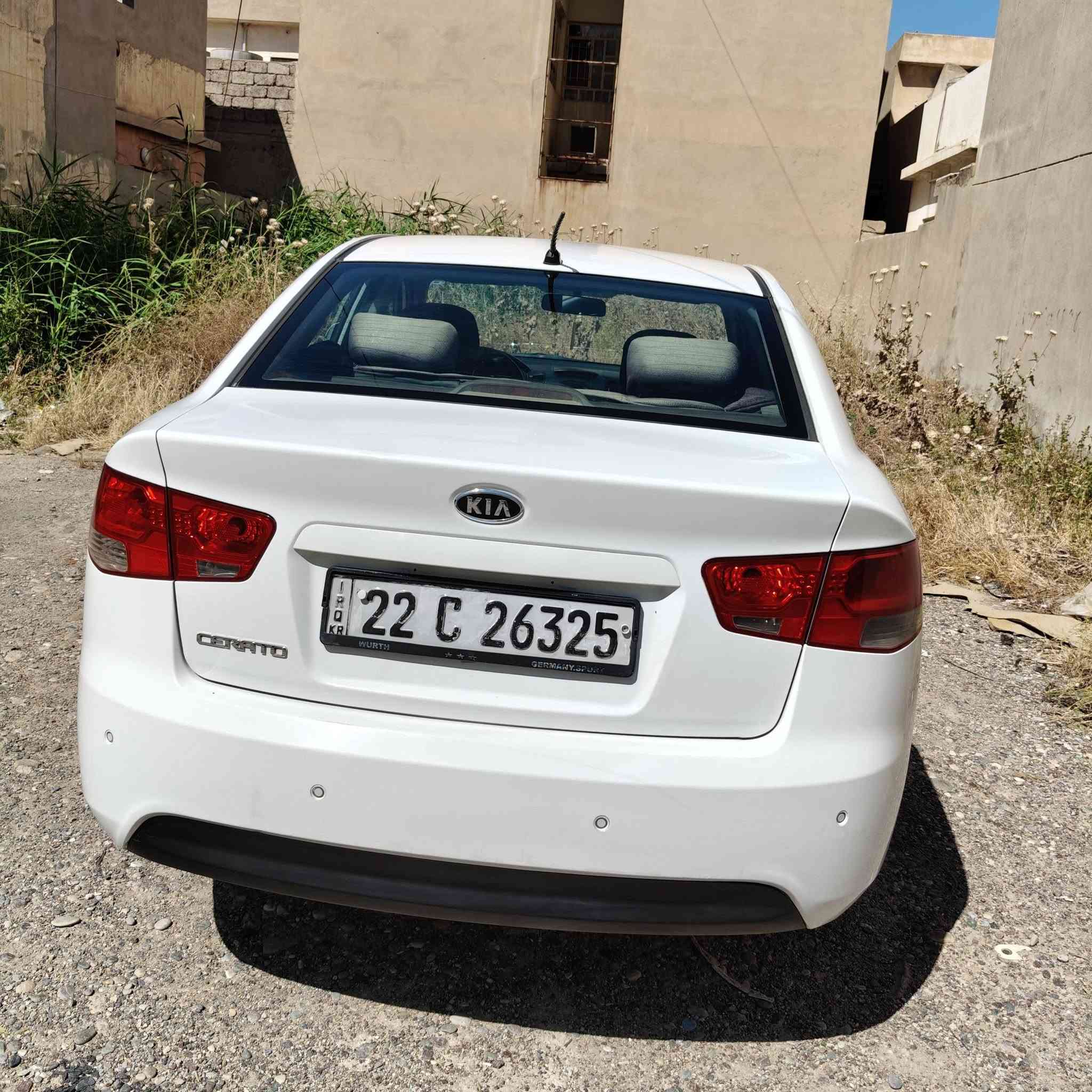 سيراتو موديل 2011 بيه جاملة مبدل وشبر بل باب صبغ السيارة ما بيها معجون
***********
