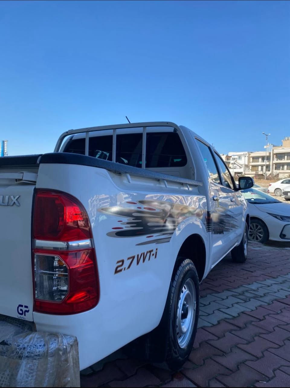 تيوتا هايلوكس 2012 گير عادي 
بدون صبغ و گيرو محرك مامفتوح 
سنوي جديد اله 2030 
سيارة كلش نضيفة و رقم سليمانية 
مكان سيارة سليمانية 
سعرها ١٨٣$ شوي مجال 
***********
