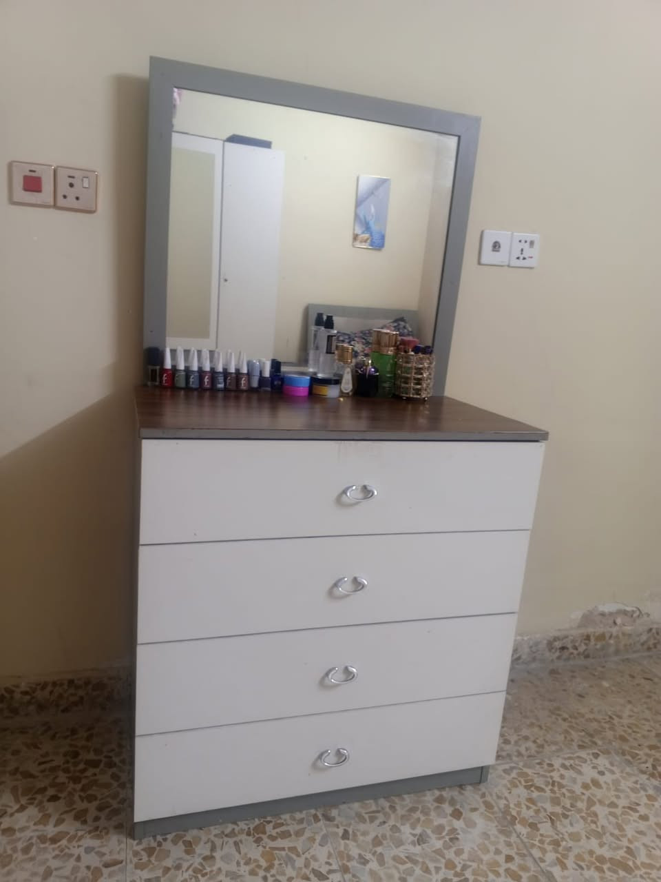 غرفه  نفر للبيع تركيه السعر ٢٢٥


**إذا كنت صاحب هذا الإعلان وتريد حذفه لأي سبب، رجاءا أرسل رسالة إلى الدعم الفني**