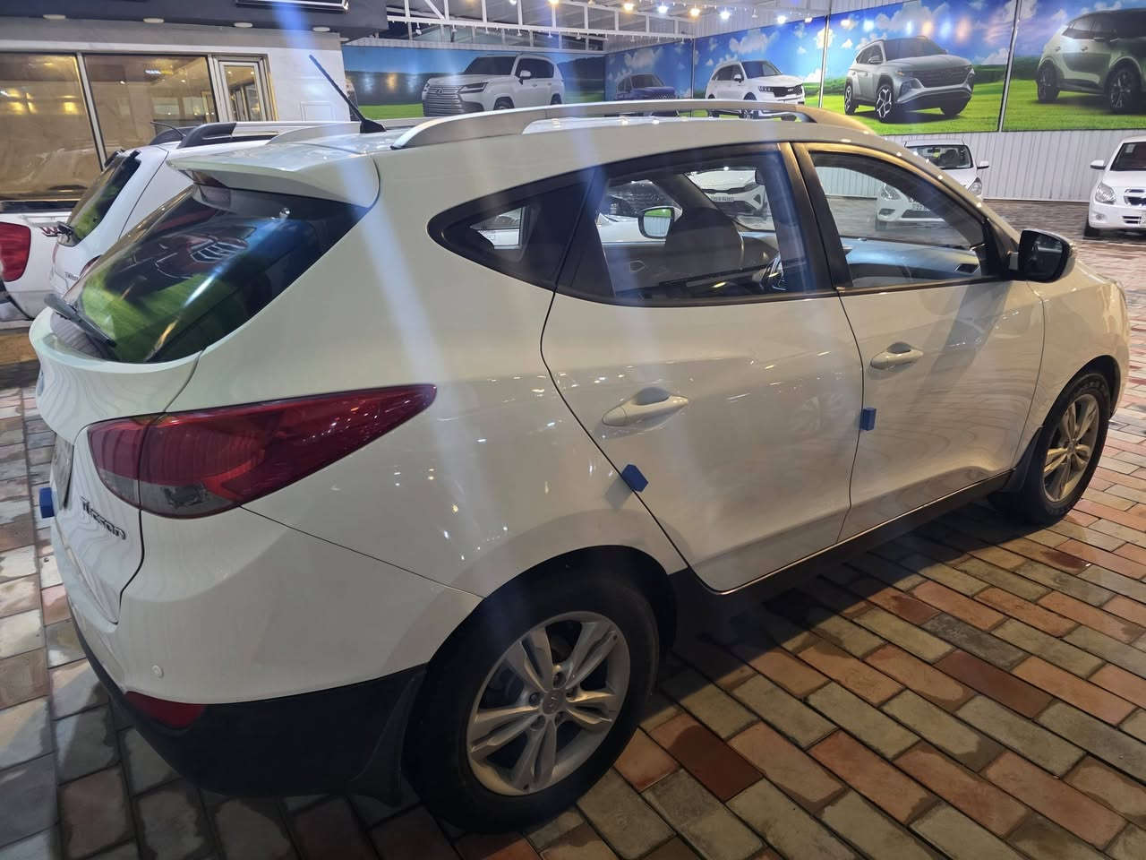 السعر ١٣٥        المكان النجف الاشرف
توكسان خليجي مديل ٢٠١١ جديده جدا كفاله عامة حتى دعامياتهه مكينة ٢٠٠٠ دوش مواصفات معروفه وواضحه بالصور رقم اربيل وكاله او نقل ملكية مضمون 

بيع او مراوس حسب القناعه 

رقم الجوال ***********
