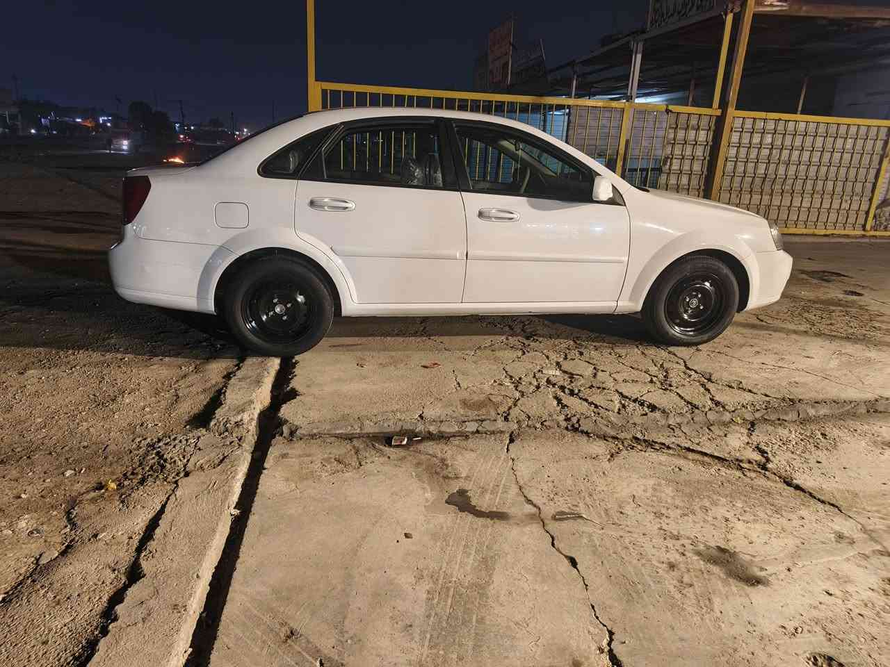 السلام عليكم اوبتره 2012 رقم بغداد مكينه 1600 السياره كفاله عامه بيه بس جاملغ المامي اليمن تخم تاير جديد السياره عله وضع الشركه مكان بغداد  السعر 82 وبيه مجال رقم الهاتف ***********
