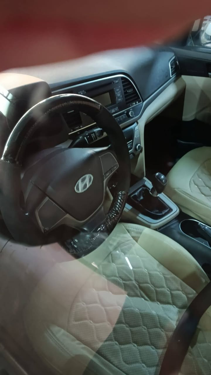 النترة موديل ١٧ سياره كير عادي سياره بيها قطعتين صبخ بشرط بدون معجون بدون دواخل كير محرك بشرط تحويل وكاله بشرط تبريد ثلج سياره حيل حلوه مال جناي جاهز مقدمه ٦٠ كل شهر ٣ سعر حسب انتفاق اي استفسار انتصل ع رقم *********** خاص مغلق اقصاد بس اهل موصل فقط خابرني انطيك كل تفاصيل
